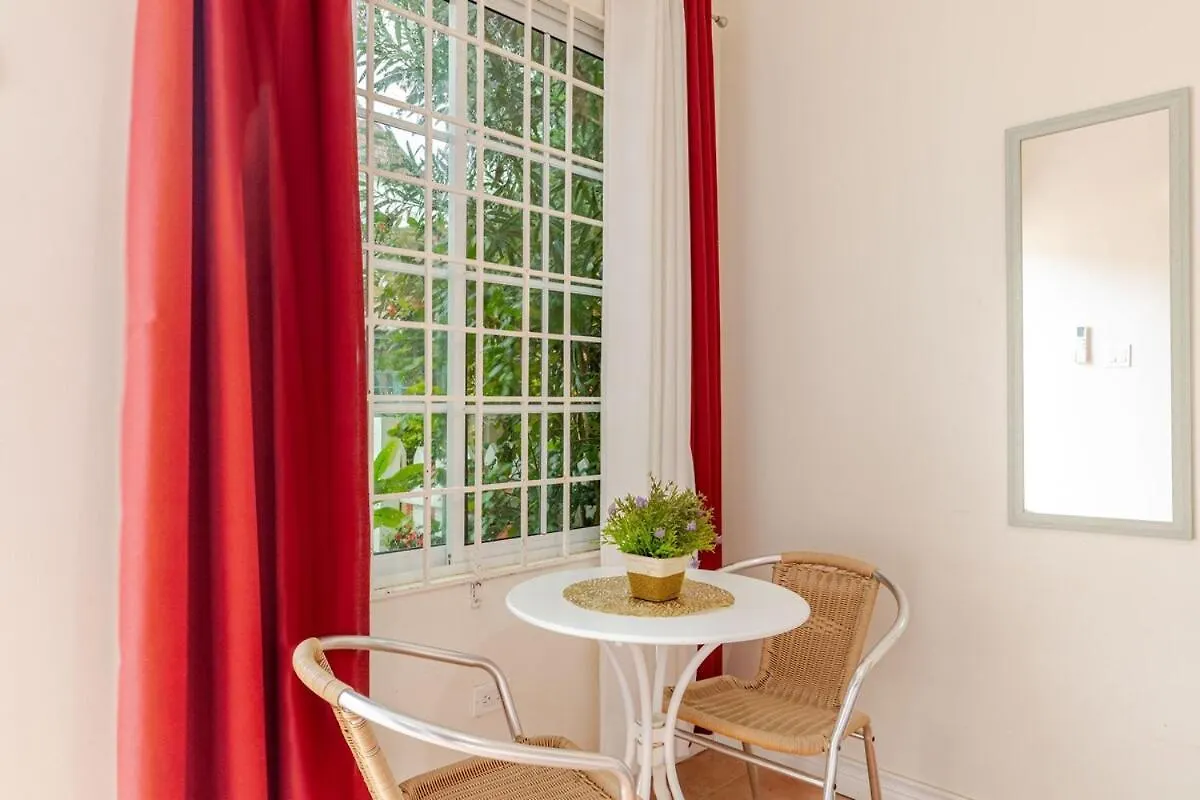 Compact Studio, Beach & Pool 204A Montego Bay