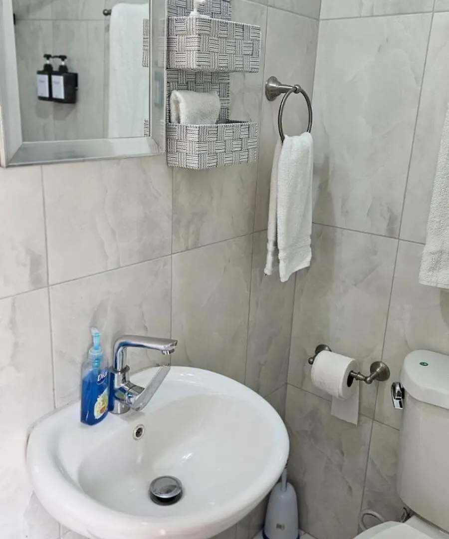 Compact Studio, Beach & Pool 204A Бухта Монтего